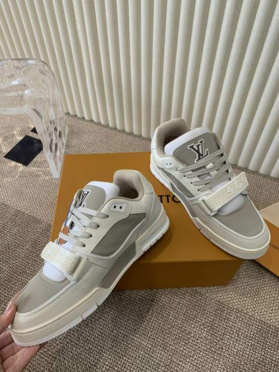 Picture of Louis Vuitton Shoes _SKULVsz39-45mnf071517227